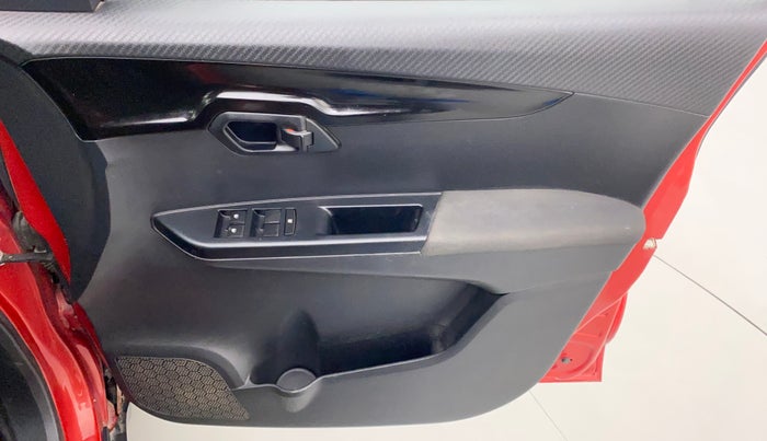 2018 Mahindra KUV 100 NXT K8 P 6 STR, Petrol, Manual, 47,684 km, Driver Side Door Panels Control