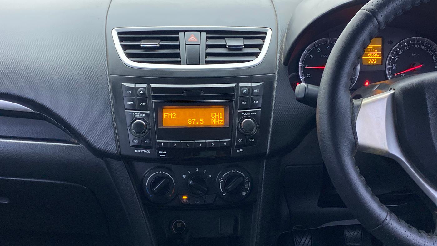 2017 Maruti Swift VXI, Petrol, Manual, 19,668 km, Air Conditioner
