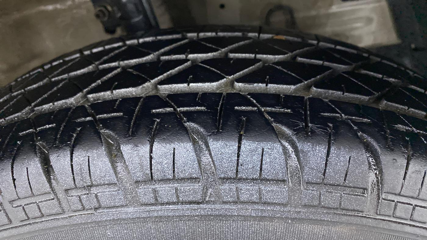 2017 Maruti Swift VXI, Petrol, Manual, 19,668 km, Right Front Tyre Tread