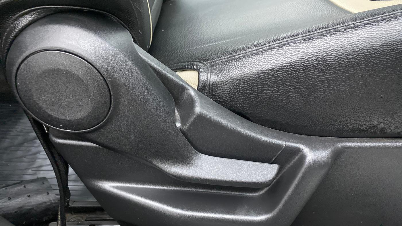 2019 Maruti New Wagon-R LXI 1.0, Petrol, Manual, 11,286 km, Driver Side Adjustment Panel