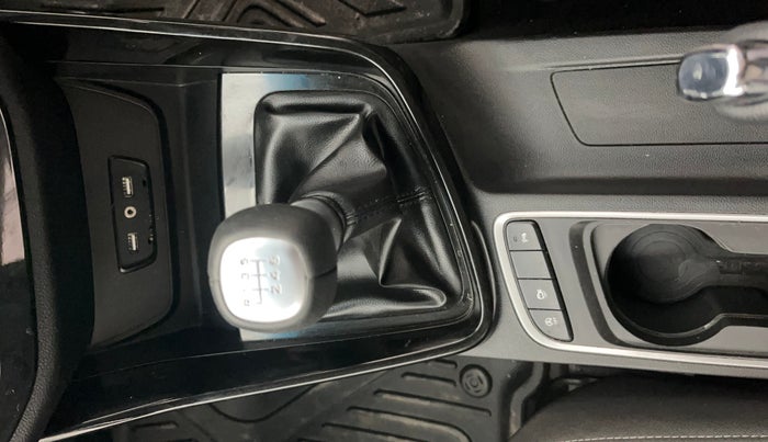 2020 MG HECTOR SHARP HYBRID 1.5 PETROL, Petrol, Manual, 80,149 km, Gear Lever