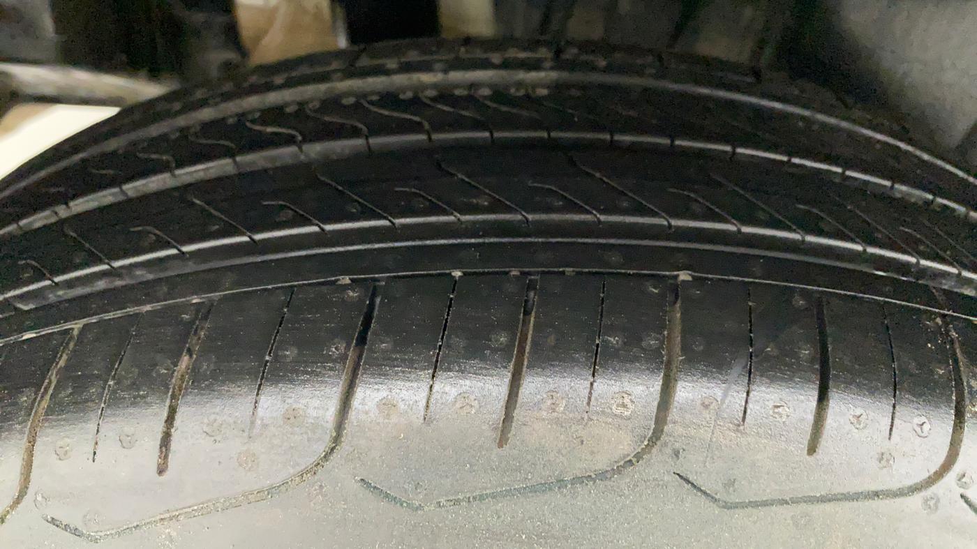2020 Maruti Swift LXI, Petrol, Manual, 57,644 km, Right Rear Tyre Tread
