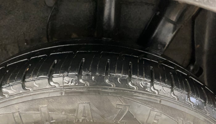 2022 Hyundai AURA S 1.2 CNG, CNG, Manual, 63,952 km, Left Rear Tyre Tread