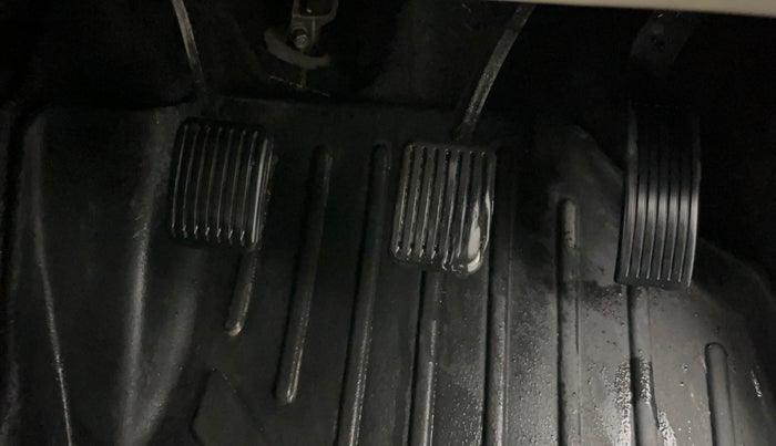 2022 Hyundai AURA S 1.2 CNG, CNG, Manual, 63,952 km, Pedals