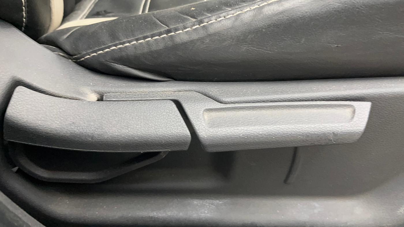 2022 Hyundai AURA S 1.2 CNG, CNG, Manual, 63,952 km, Driver Side Adjustment Panel