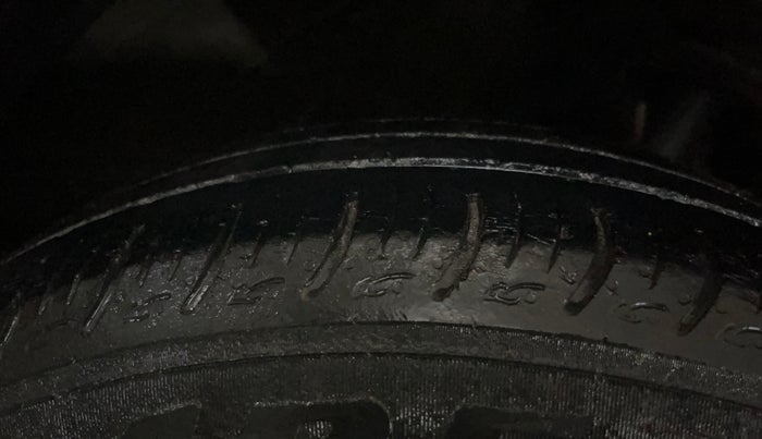 2020 Maruti Baleno DELTA PETROL 1.2, Petrol, Manual, 50,912 km, Right Front Tyre Tread