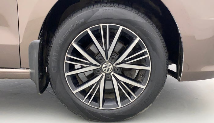 2017 Volkswagen Vento ALLSTAR 1.6, Petrol, Manual, 63,345 km, Right Front Wheel