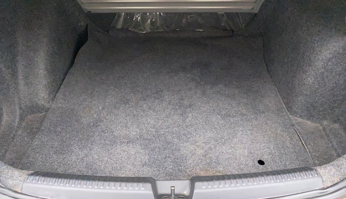 2017 Volkswagen Vento ALLSTAR 1.6, Petrol, Manual, 63,345 km, Boot Inside
