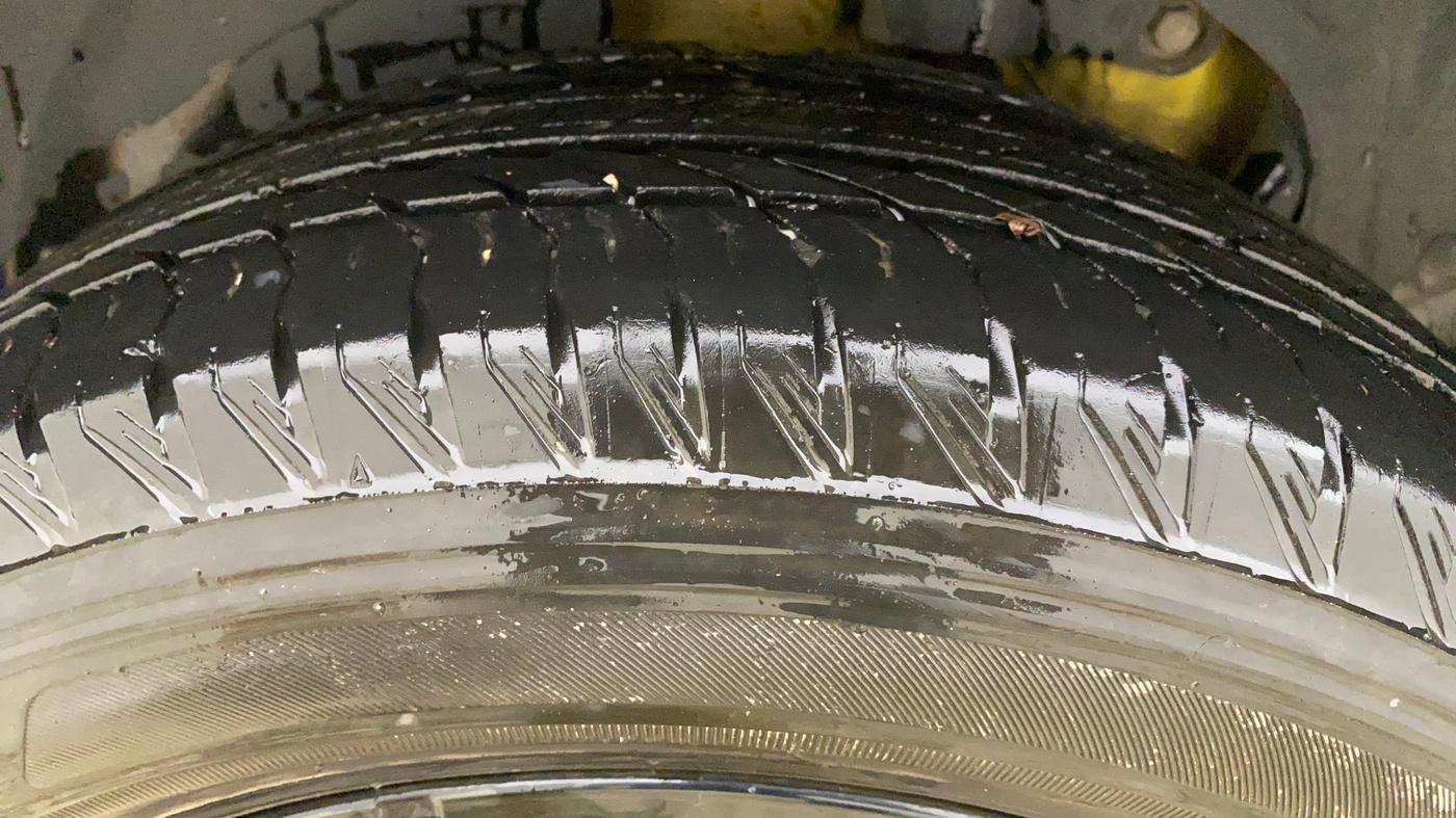 2023 Tata Harrier FEARLESS PLUS DUAL TONE AT, Diesel, Automatic, 27,867 km, Right Rear Tyre Tread
