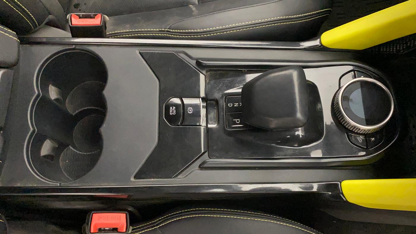 2023 Tata Harrier FEARLESS PLUS DUAL TONE AT, Diesel, Automatic, 27,867 km, Gear Lever