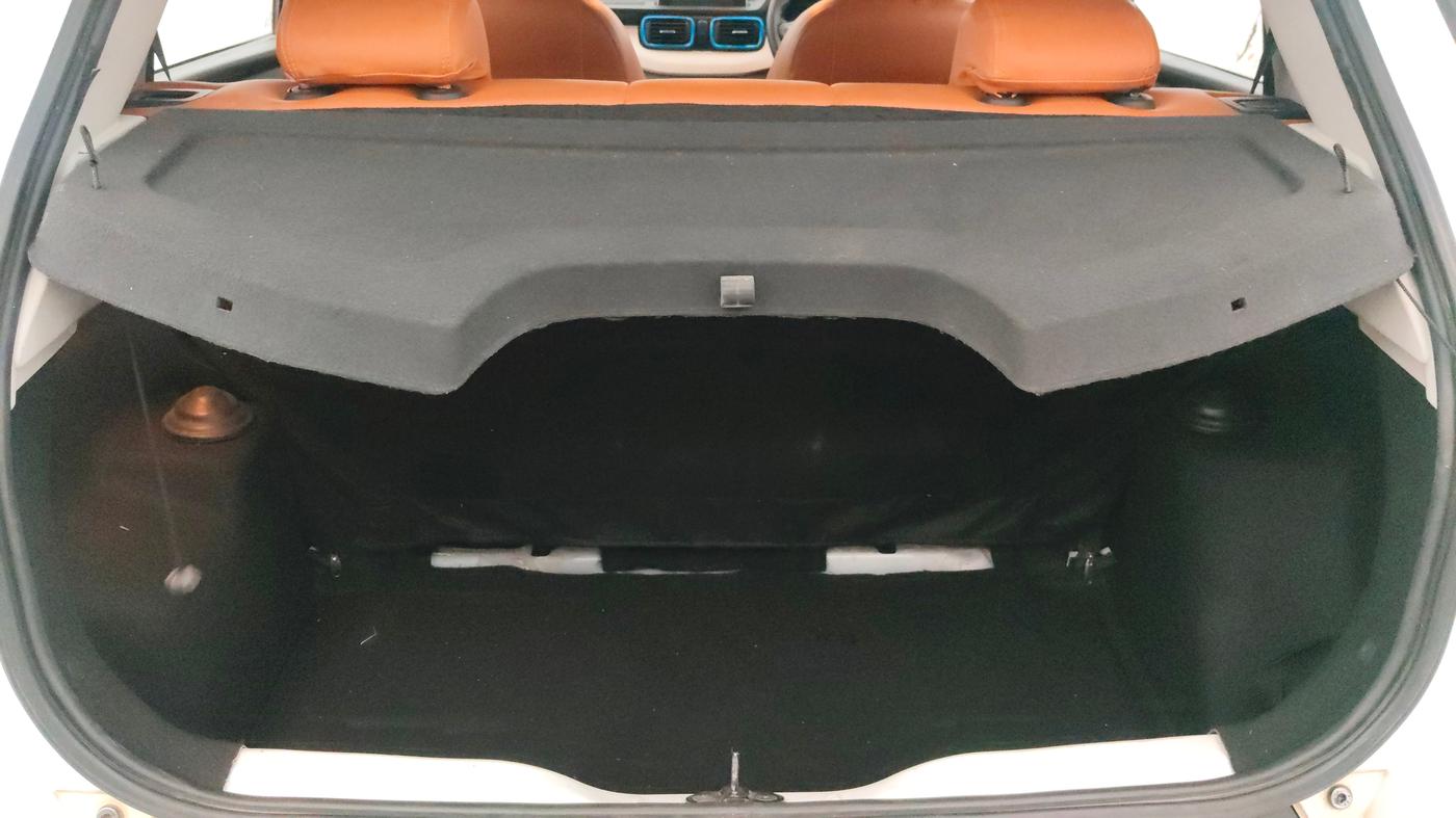 2021 Tata PUNCH CREATIVE IRA 1.2 RTN DUAL TONE, Petrol, Manual, 89,024 km, Boot Inside