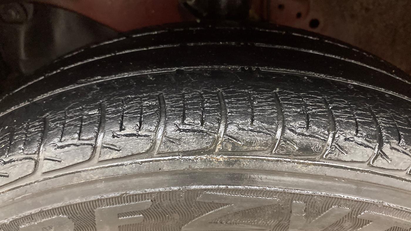 2016 Honda Brio S MT, Petrol, Manual, 61,068 km, Left Front Tyre Tread
