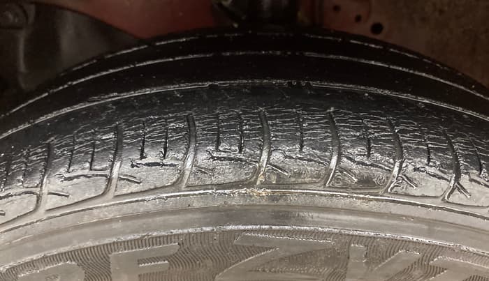 2016 Honda Brio S MT, Petrol, Manual, 60,950 km, Left Front Tyre Tread