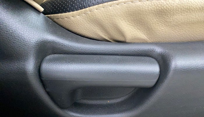 2015 Honda Jazz 1.5L I-DTEC V, Diesel, Manual, 97,739 km, Driver Side Adjustment Panel