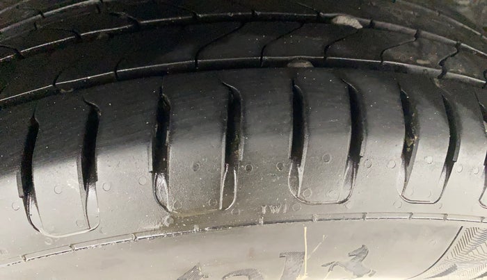 2015 Honda Jazz 1.5L I-DTEC V, Diesel, Manual, 97,739 km, Right Rear Tyre Tread