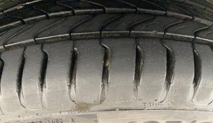 2015 Honda Jazz 1.5L I-DTEC V, Diesel, Manual, 97,739 km, Left Front Tyre Tread