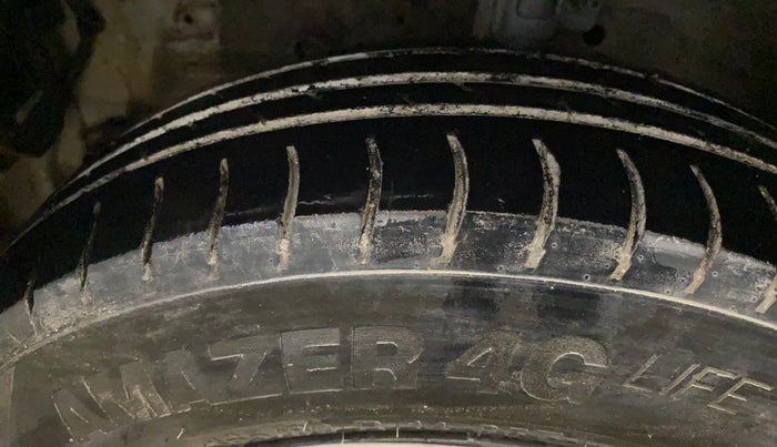 2013 Maruti Swift Dzire VDI, Diesel, Manual, 1,22,358 km, Left Front Tyre Tread