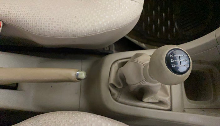 2013 Maruti Swift Dzire VDI, Diesel, Manual, 1,22,358 km, Gear Lever