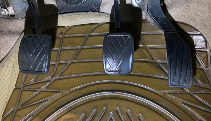 2013 Maruti Swift Dzire VDI, Diesel, Manual, 1,22,358 km, Pedals