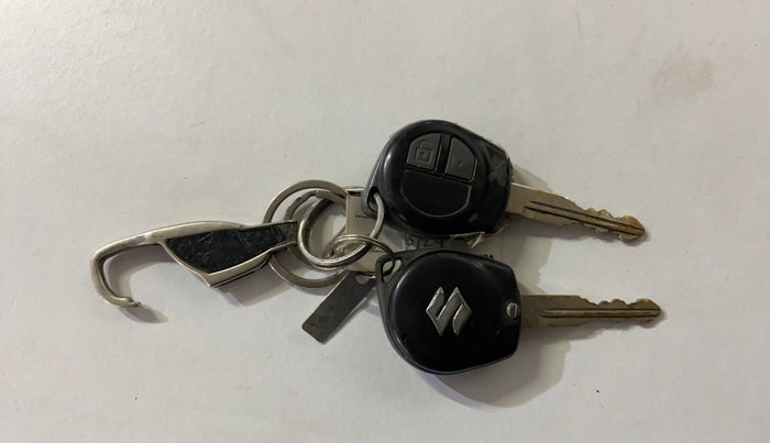 2013 Maruti Swift Dzire VDI, Diesel, Manual, 1,22,358 km, Key Close Up