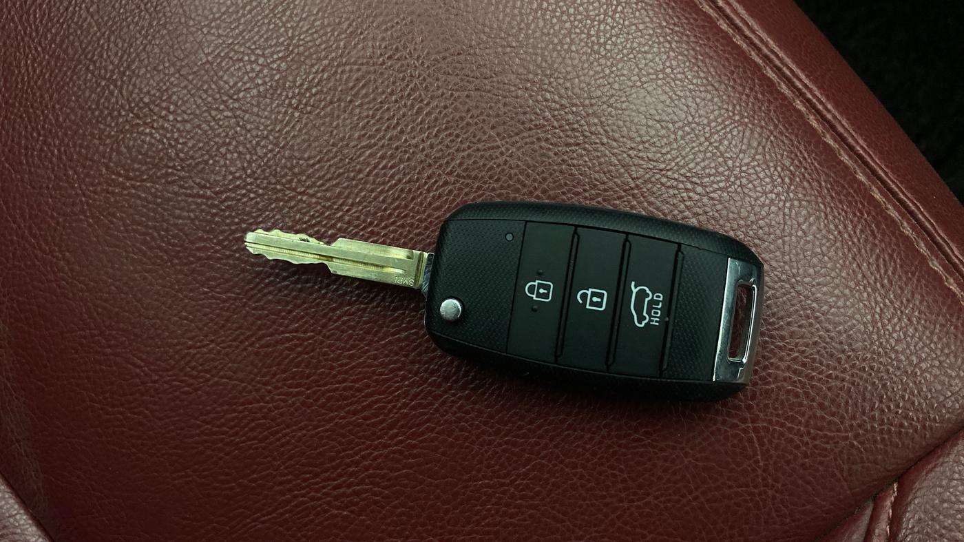 2023 KIA SELTOS HTK 1.5 DIESEL IMT, Diesel, Manual, 43,647 km, Key Close Up