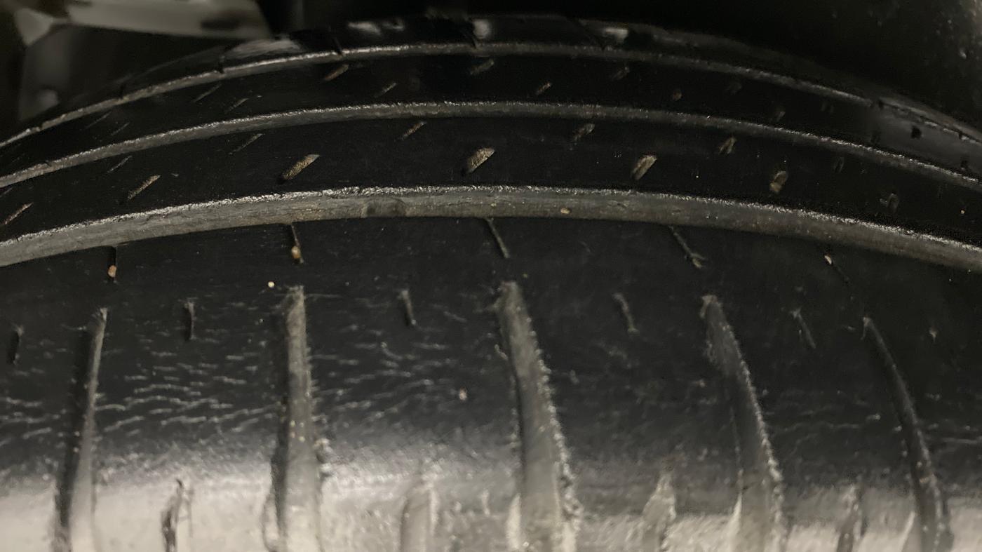 2013 Maruti Ertiga ZXI, Petrol, Manual, 73,070 km, Right Rear Tyre Tread