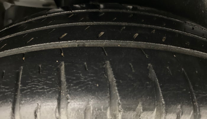 2013 Maruti Ertiga ZXI, Petrol, Manual, 73,070 km, Right Rear Tyre Tread