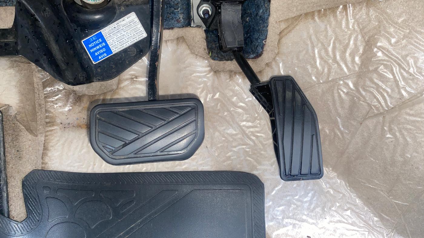 2018 Maruti Dzire ZXI AMT, Petrol, Automatic, 84,530 km, Pedals