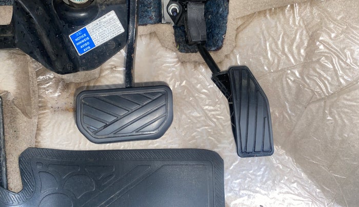 2018 Maruti Dzire ZXI AMT, Petrol, Automatic, 84,530 km, Pedals