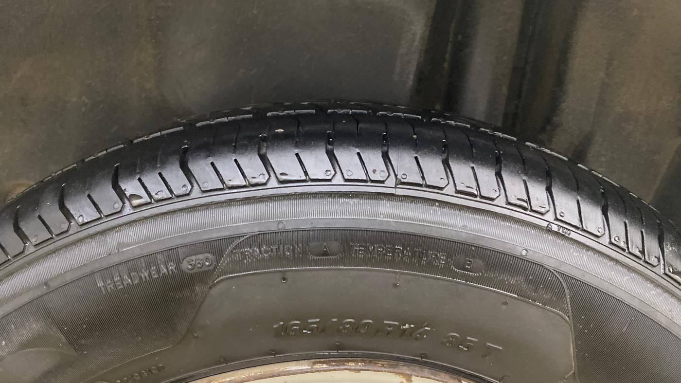 2021 Maruti Swift Dzire TOUR S-CNG, CNG, Manual, 1,17,398 km, Left Rear Tyre Tread