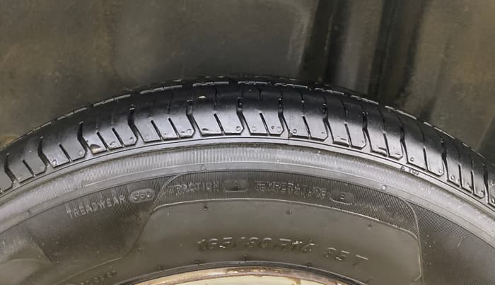 2021 Maruti Swift Dzire TOUR S-CNG, CNG, Manual, 1,17,398 km, Left Rear Tyre Tread
