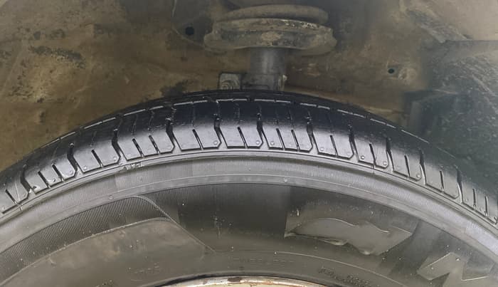 2021 Maruti Swift Dzire TOUR S-CNG, CNG, Manual, 1,17,398 km, Right Front Tyre Tread