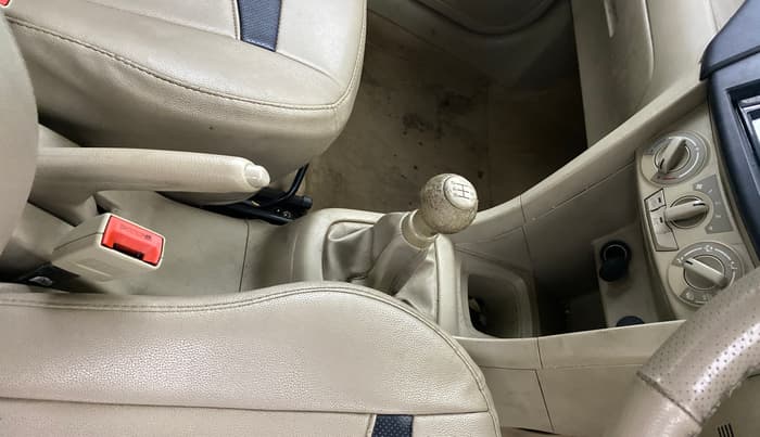 2021 Maruti Swift Dzire TOUR S-CNG, CNG, Manual, 1,17,398 km, Gear Lever