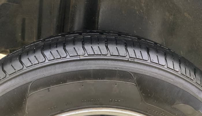 2021 Maruti Swift Dzire TOUR S-CNG, CNG, Manual, 1,17,398 km, Right Rear Tyre Tread