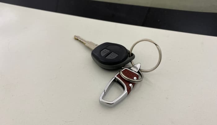 2021 Maruti Swift Dzire TOUR S-CNG, CNG, Manual, 1,17,398 km, Key Close Up