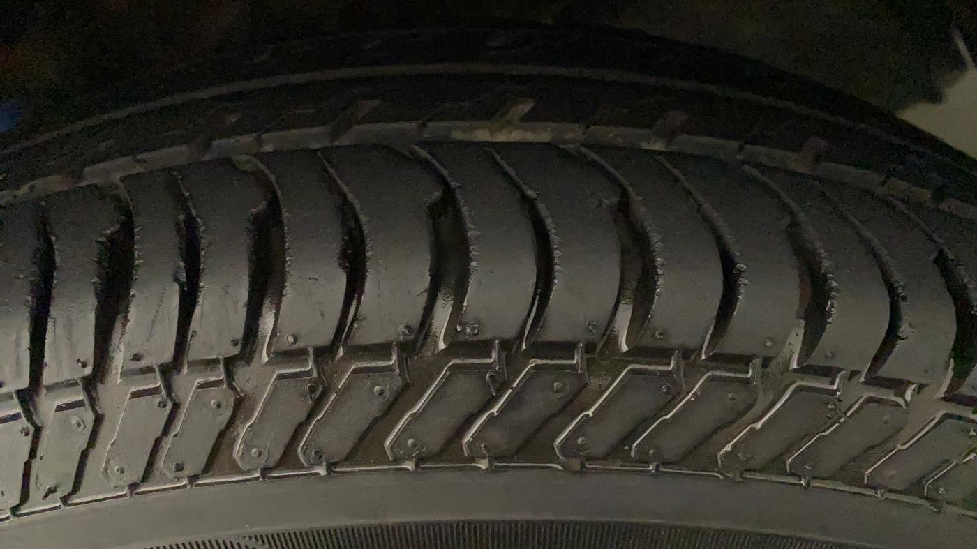 2015 Maruti Swift Dzire VXI AT, Petrol, Automatic, 32,281 km, Left Rear Tyre Tread