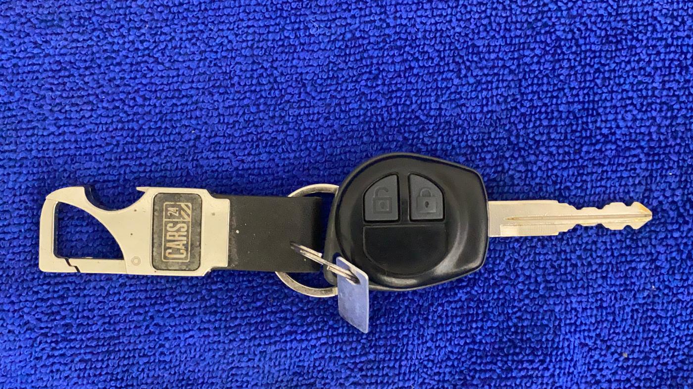 2015 Maruti Swift Dzire VXI AT, Petrol, Automatic, 32,281 km, Key Close Up