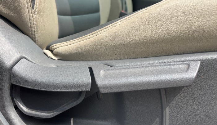 2021 Hyundai GRAND I10 NIOS SPORTZ U2 AMT 1.2 CRDI, Diesel, Automatic, 28,145 km, Driver Side Adjustment Panel