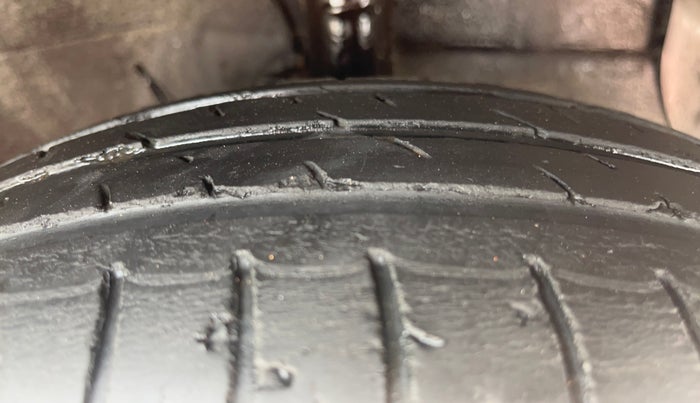 2021 Hyundai GRAND I10 NIOS SPORTZ U2 AMT 1.2 CRDI, Diesel, Automatic, 28,145 km, Right Front Tyre Tread