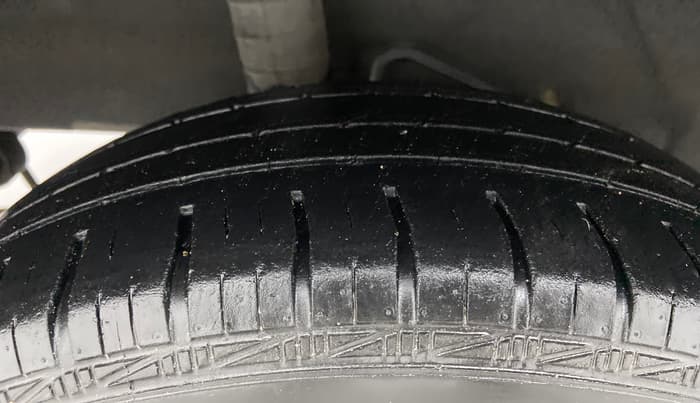 2014 Datsun Go T, Petrol, Manual, 67,752 km, Right Rear Tyre Tread
