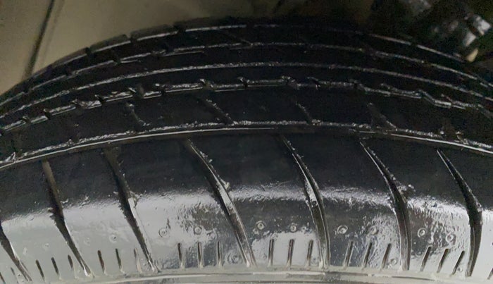2019 Maruti New Wagon-R LXI CNG 1.0 L, CNG, Manual, 31,260 km, Right Front Tyre Tread