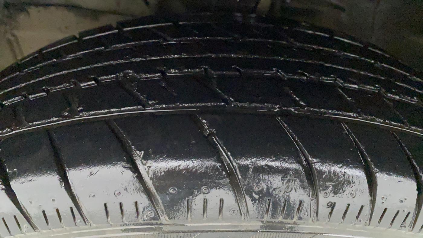 2019 Maruti New Wagon-R LXI CNG 1.0 L, CNG, Manual, 31,260 km, Left Front Tyre Tread
