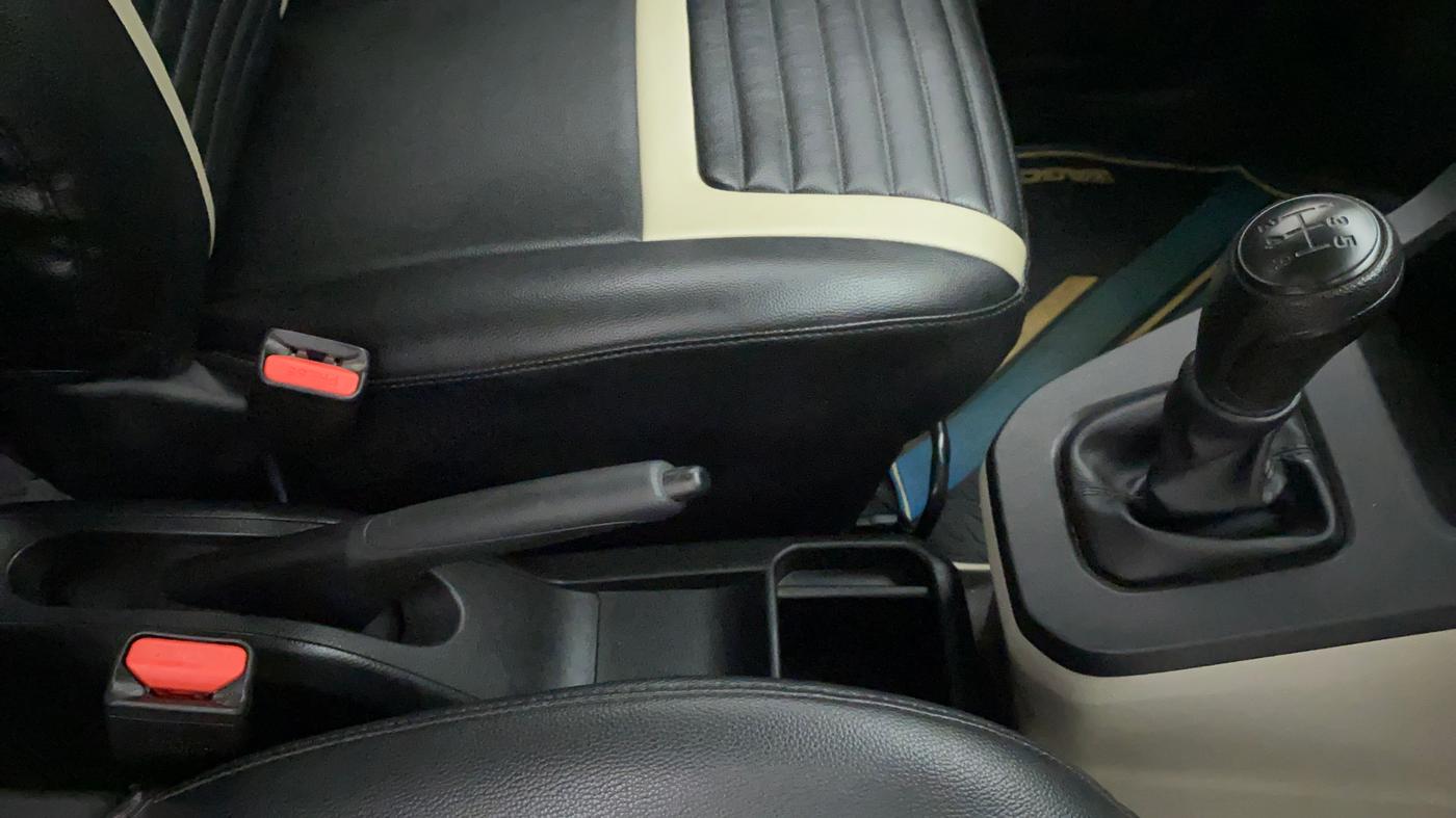 2019 Maruti New Wagon-R LXI CNG 1.0 L, CNG, Manual, 31,260 km, Gear Lever