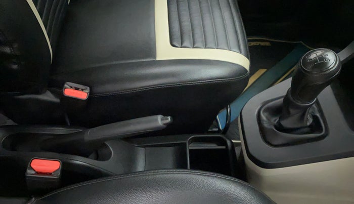2019 Maruti New Wagon-R LXI CNG 1.0 L, CNG, Manual, 31,260 km, Gear Lever