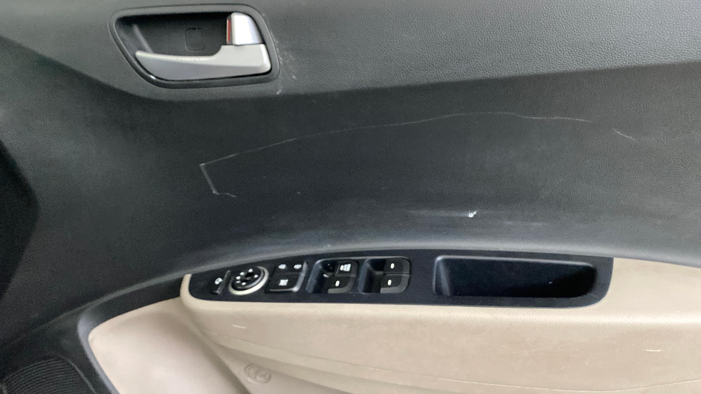2019 Hyundai Grand i10 SPORTZ 1.2 KAPPA VTVT, Petrol, Manual, 44,161 km, Driver Side Door Panels Control