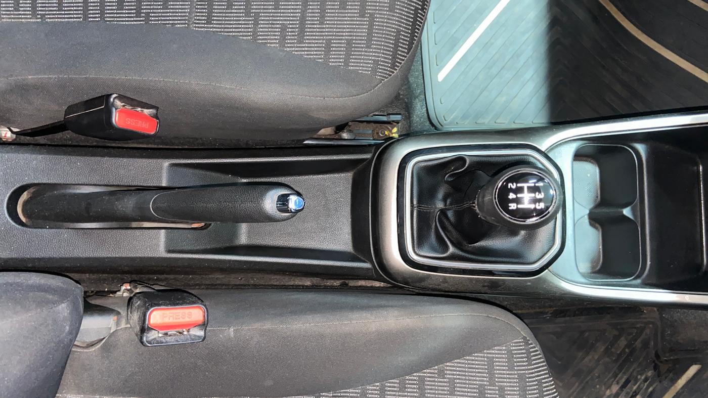2017 Maruti IGNIS DELTA 1.2, Petrol, Manual, 32,665 km, Gear Lever
