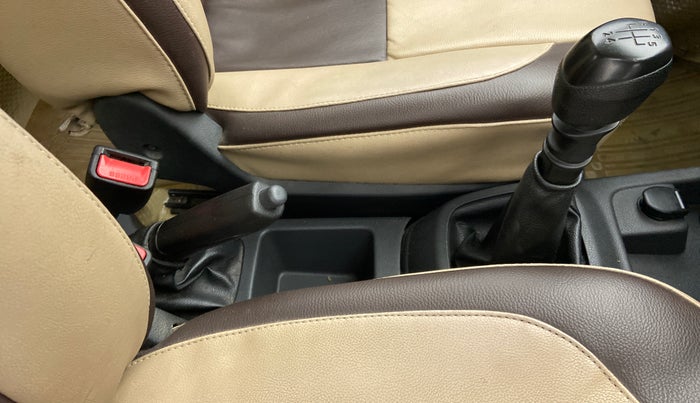 2015 Renault Kwid RXT Opt, Petrol, Manual, 64,785 km, Gear Lever