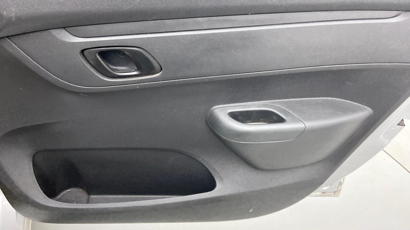 2015 Renault Kwid RXT Opt, Petrol, Manual, 64,785 km, Driver Side Door Panels Control