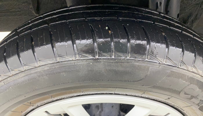 2021 Renault TRIBER RXT, Petrol, Manual, 37,725 km, Right Rear Tyre Tread