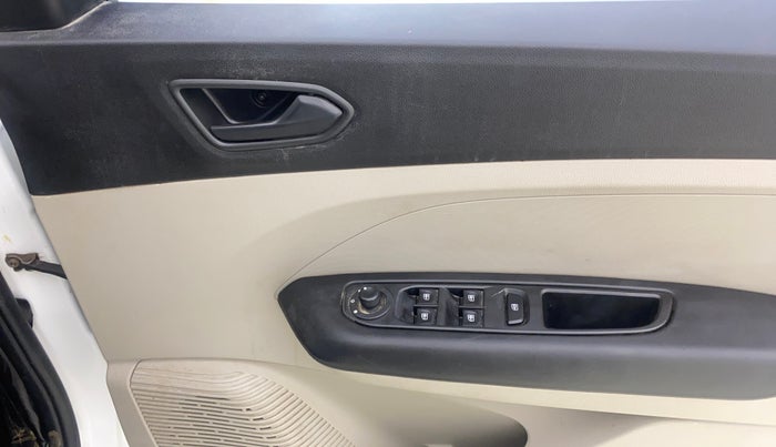 2021 Renault TRIBER RXT, Petrol, Manual, 37,725 km, Driver Side Door Panels Control